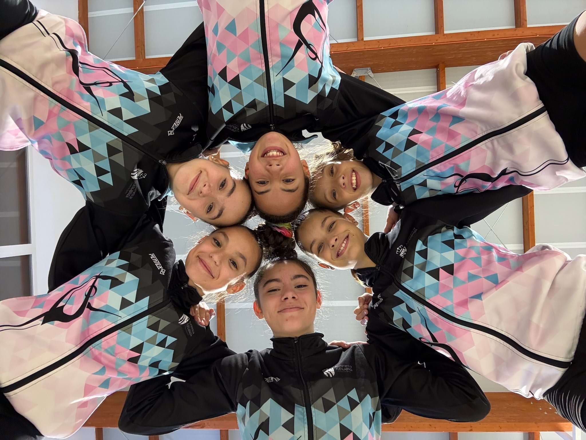 Grupo de alumnas del club Rítmica Fuenlabrada
